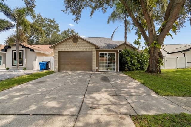 5485 FRIARSWAY DR photo