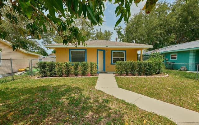 212 13TH AVE W photo