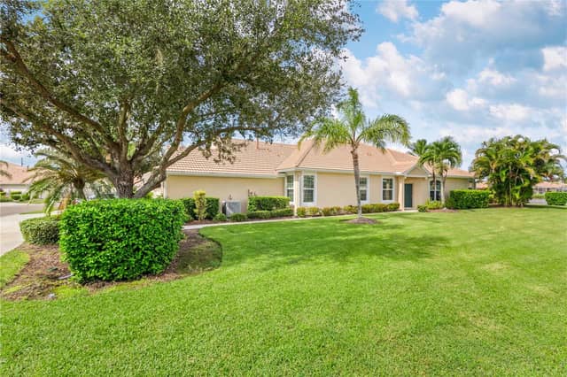 5064 WHISPERING OAKS DR photo