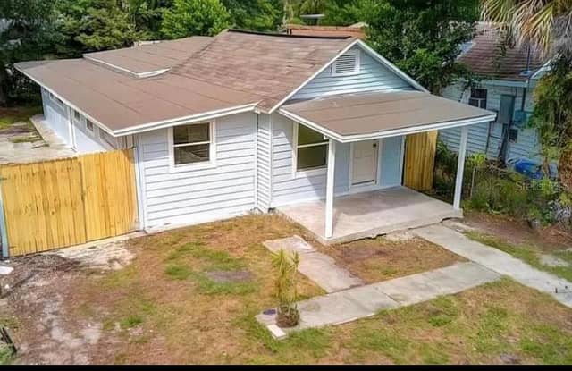 8428 N HIGHLAND AVE photo
