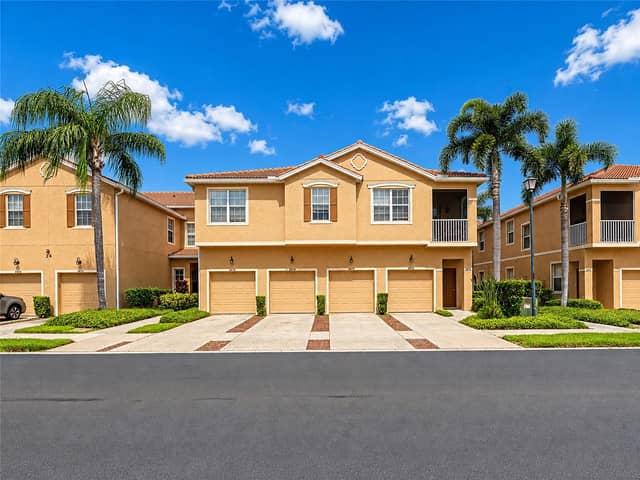 3426 PARKRIDGE CIR #34-105 photo