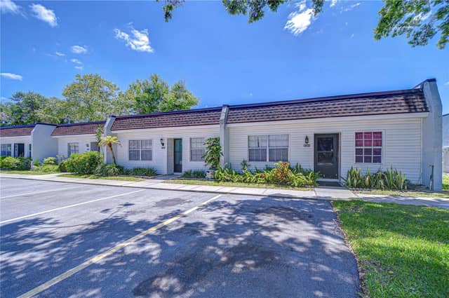 13870 OAKWOOD LN #13870 photo