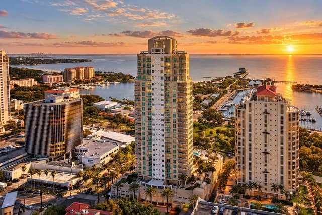 180 BEACH DR NE #502 photo