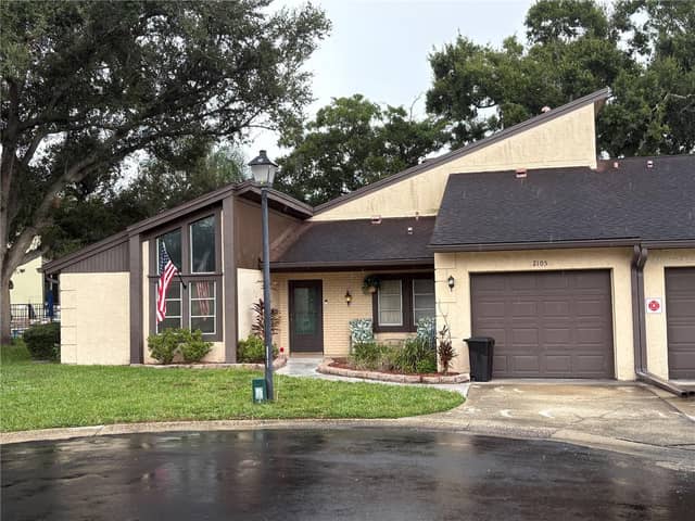 2101 SUNSET POINT RD #2105 photo