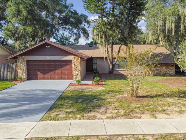 1010 RIFLECREST AVE photo