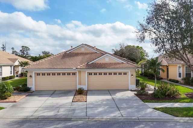 4301 WHISPERING OAKS DR photo