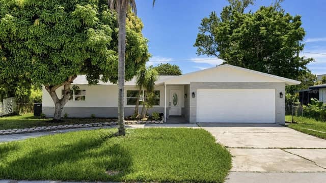 1421 HEATHER DR photo