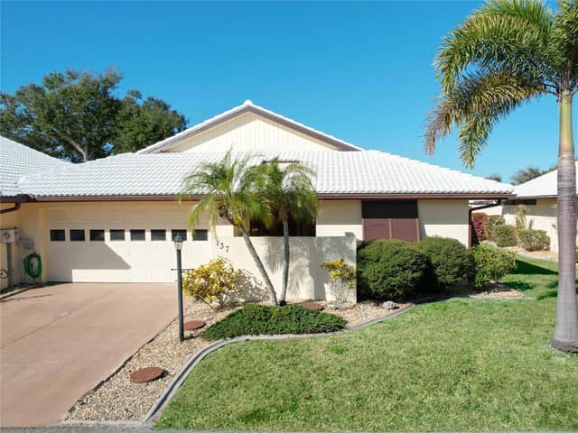 137 DRIFTING SANDS DR photo