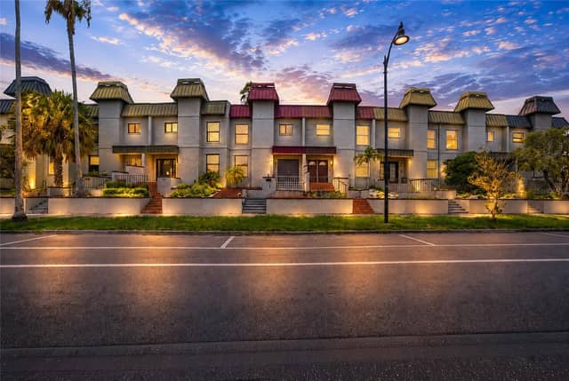 170 E DAVIS BLVD photo