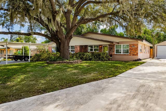 1205 W CAMELLIA DR photo