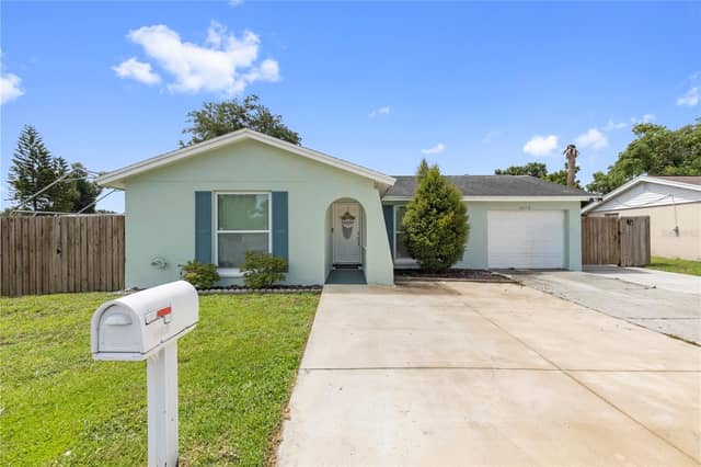 10112 ENCHANTED OAKS CT photo