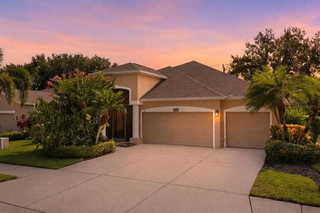 295 LONDONDERRY DR photo