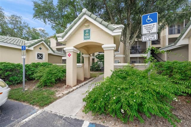 5152 NORTHRIDGE RD #304 photo