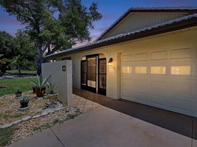 20 IDLE SANDS DR photo