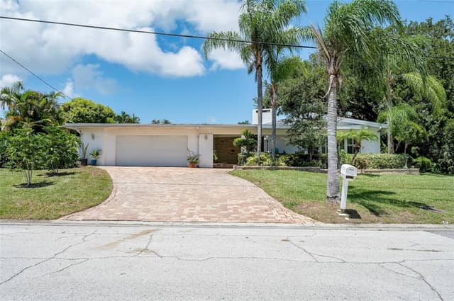 1294 FAIRWAY DR photo
