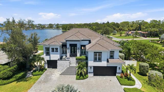 387 S SHORE DR photo