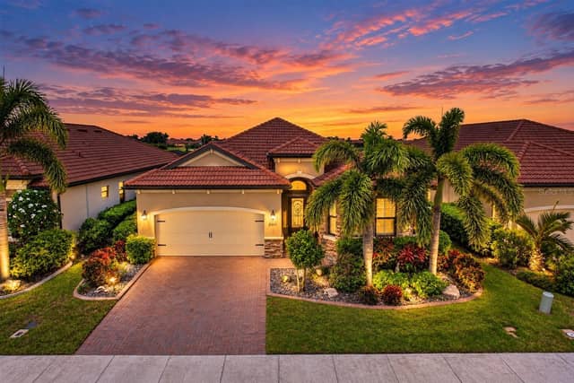 23515 WAVERLY CIR photo