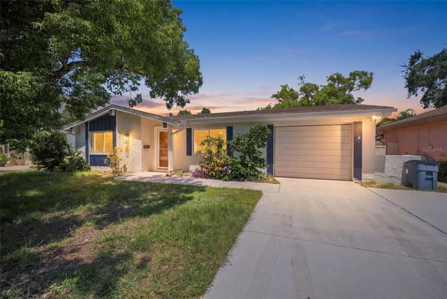 4025 STRATFIELD DR photo