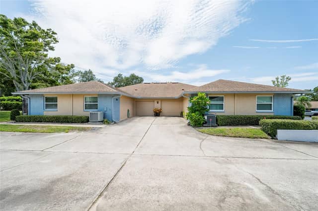 1245 SUTHERLAND CT #1452 photo