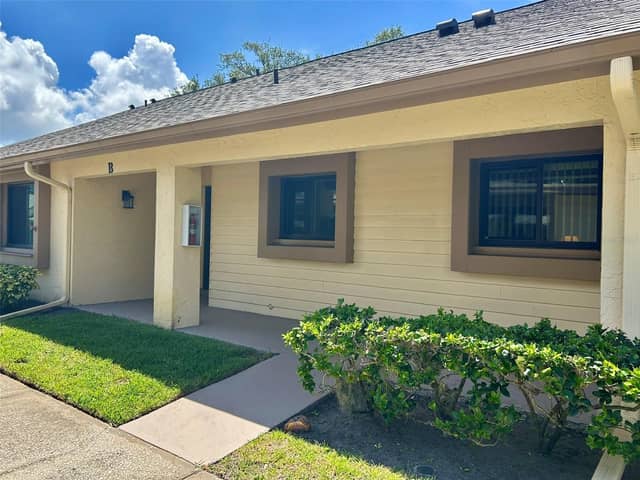 2506 OAKLEAF LN #25B photo