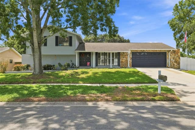 15868 COUNTRY LAKE DR photo