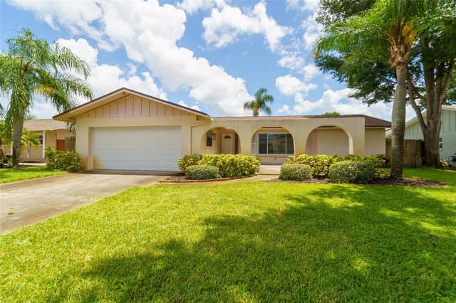 2419 TIMBERCREST CIR W photo