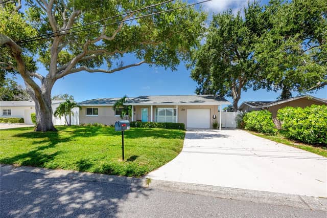 1744 HARBOR CIR E photo