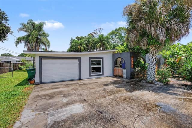 2767 BELLE HAVEN DR photo