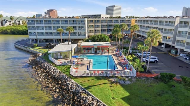 2506 N ROCKY POINT DR #315 photo