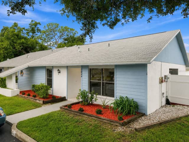 2044 SHEFFIELD CT photo