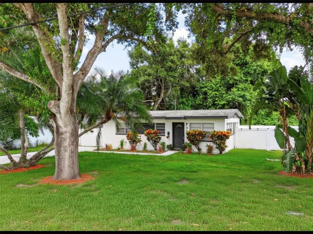 327 BARBARA CIR photo