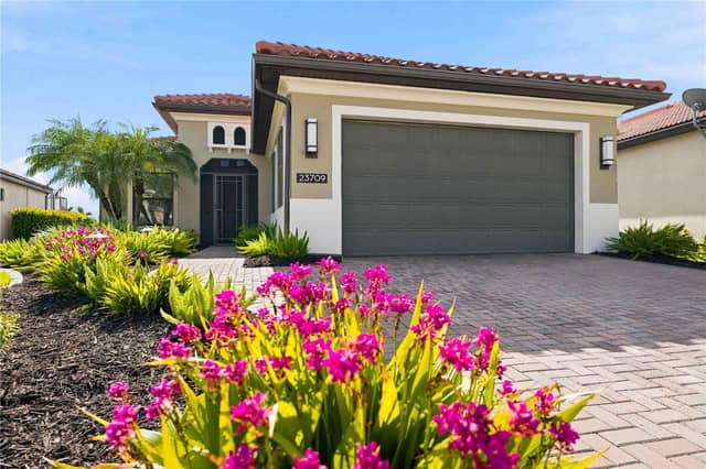 23709 WAVERLY CIR photo