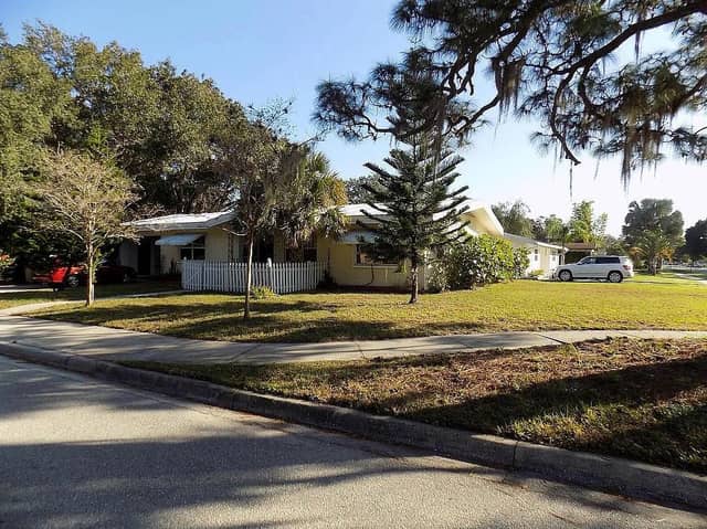 2695 S EAST AVE photo