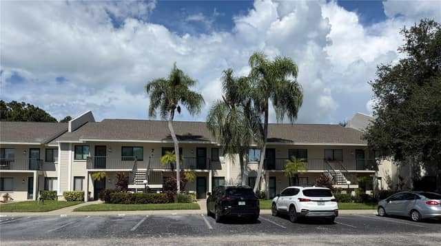 7750 EAGLE CREEK DR #7750 photo