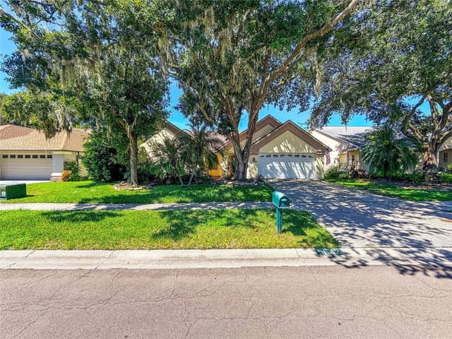 9542 PEBBLE GLEN AVE photo
