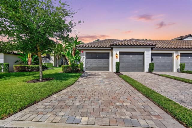 5674 PALMER CIR #101 photo