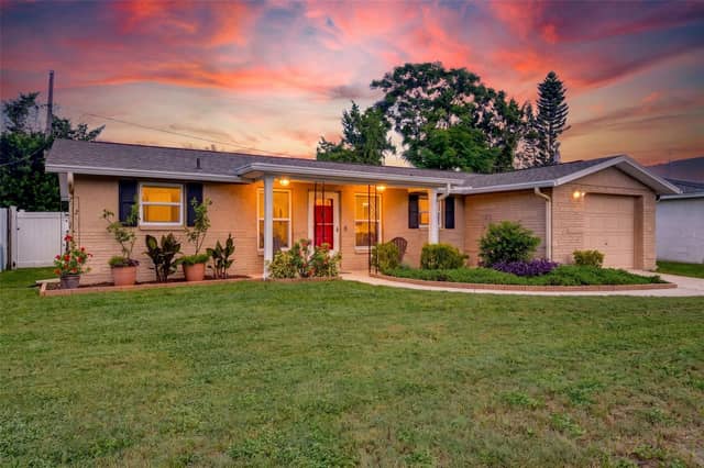 10831 MAPLEWOOD AVE photo