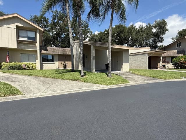 2705 SAND HOLLOW CT CLEARWATER, FL 33761-3732 photo