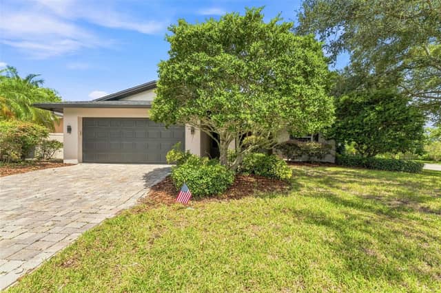300 N BAY HILLS BLVD photo
