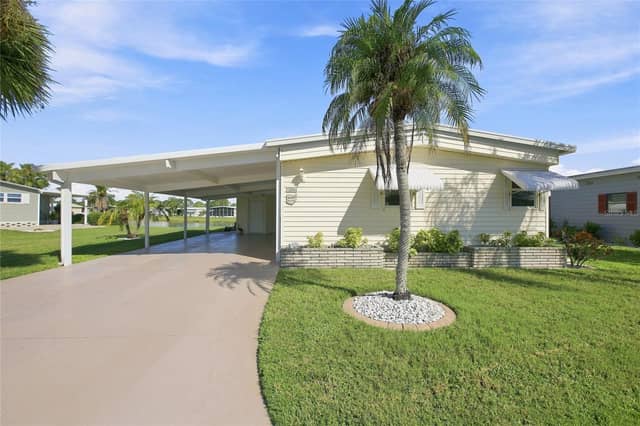 106 KING ARTHUR DR photo