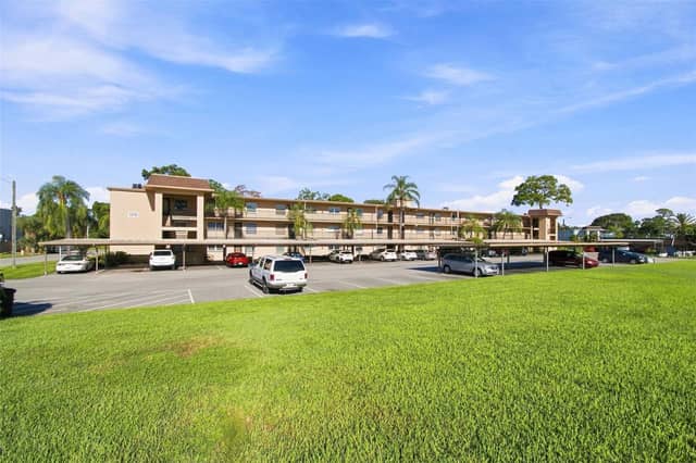 1370 HEATHER RIDGE BLVD #104 photo