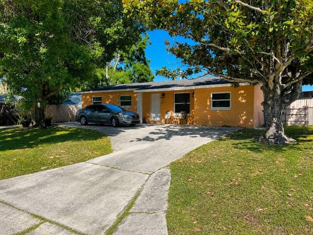 802 PAPAYA DR photo