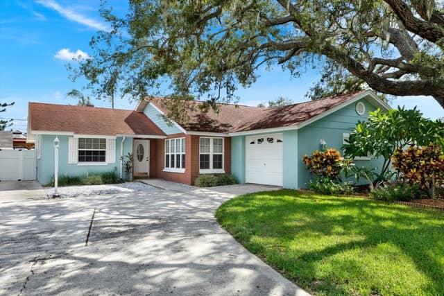 1601 AVOCA DR photo