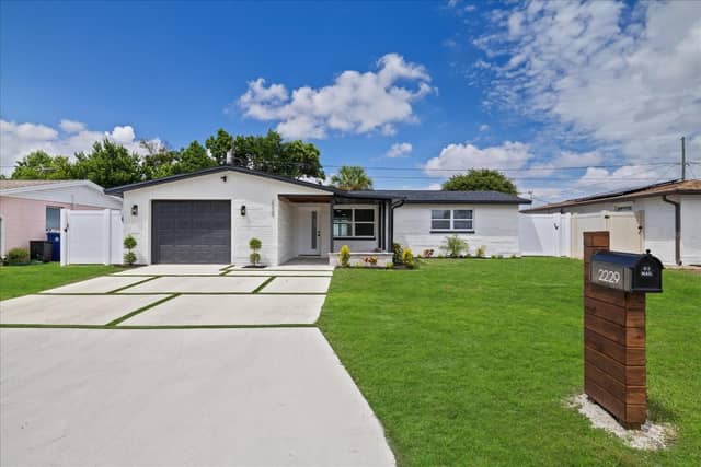 2229 ROSELAWN DR photo