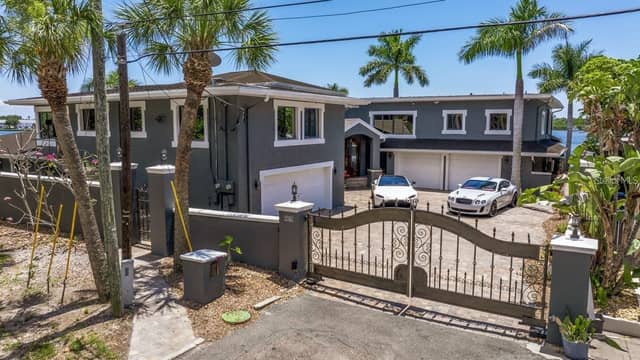 2785 BAYSIDE DR S photo