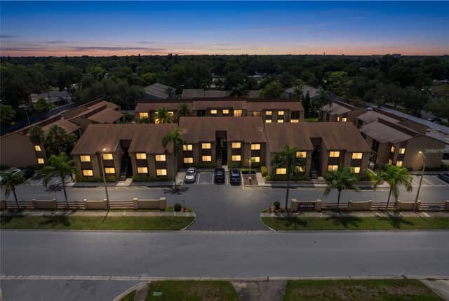 1575 GREENLEA DR #9 photo