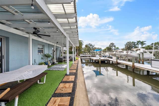 300 VENETIAN DR #1 photo