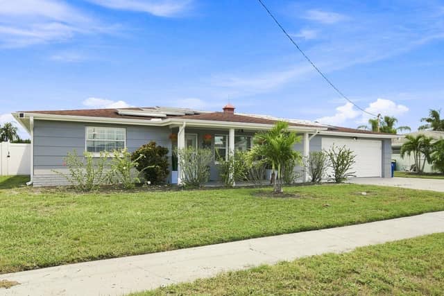 1324 CHANCELLOR DR photo