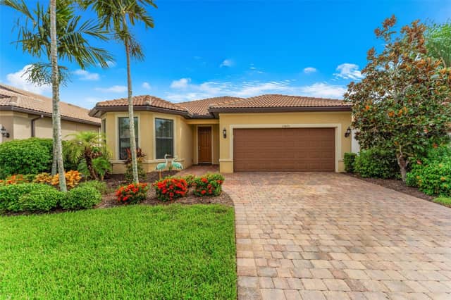 13825 KARINA ST photo