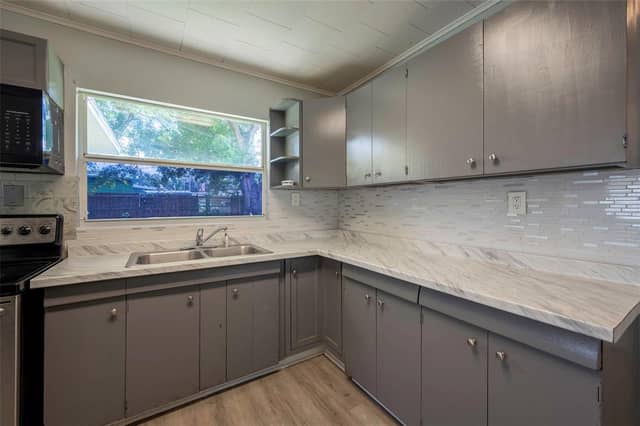 5136 STUDIO DR photo